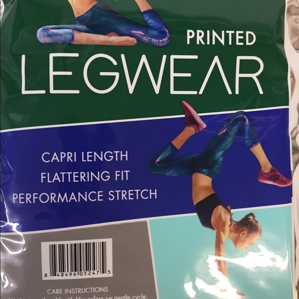 Blue Star Blue/Black Floral Capri Leggings Women’s - Picture 10 of 12